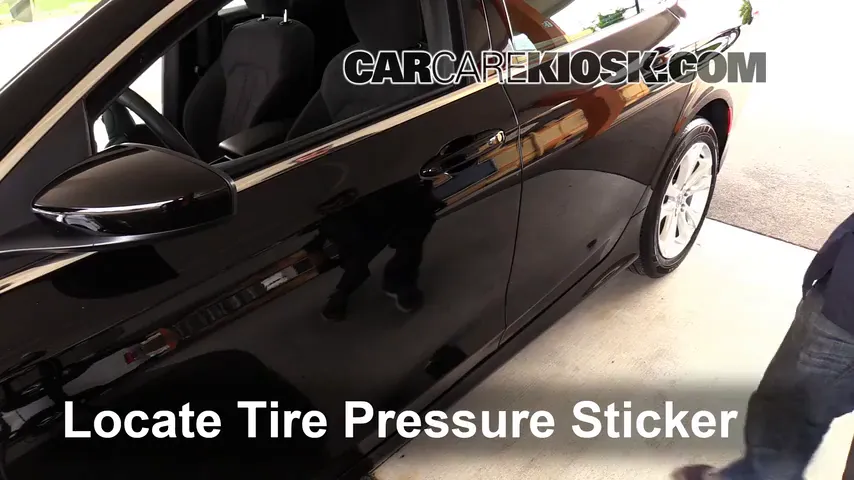 2015 Chrysler 200 Limited 2.4L 4 Cyl. Sedan (4 Door) Tires & Wheels Check Tire Pressure